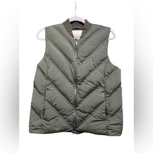 Athleta Inlet Quilted Vest in Olive - Small stain